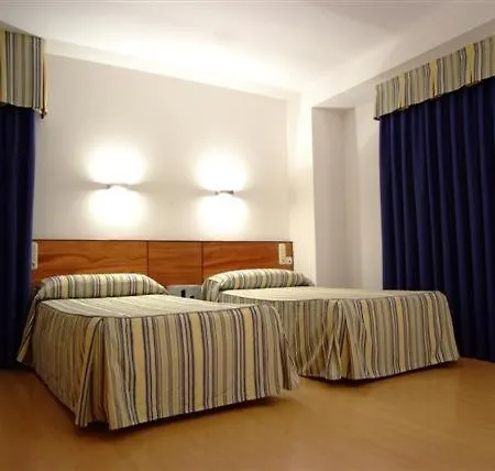 Colon Tuy ホテル 3*