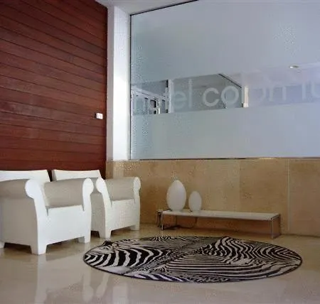 ホテル Colon Tuy 3*